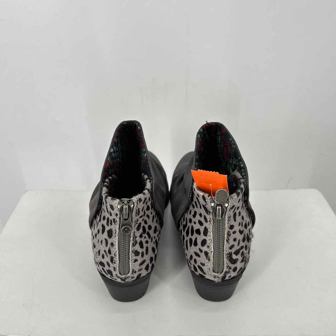 Blowfish Women Size 8.5 Grey Ankle Boot