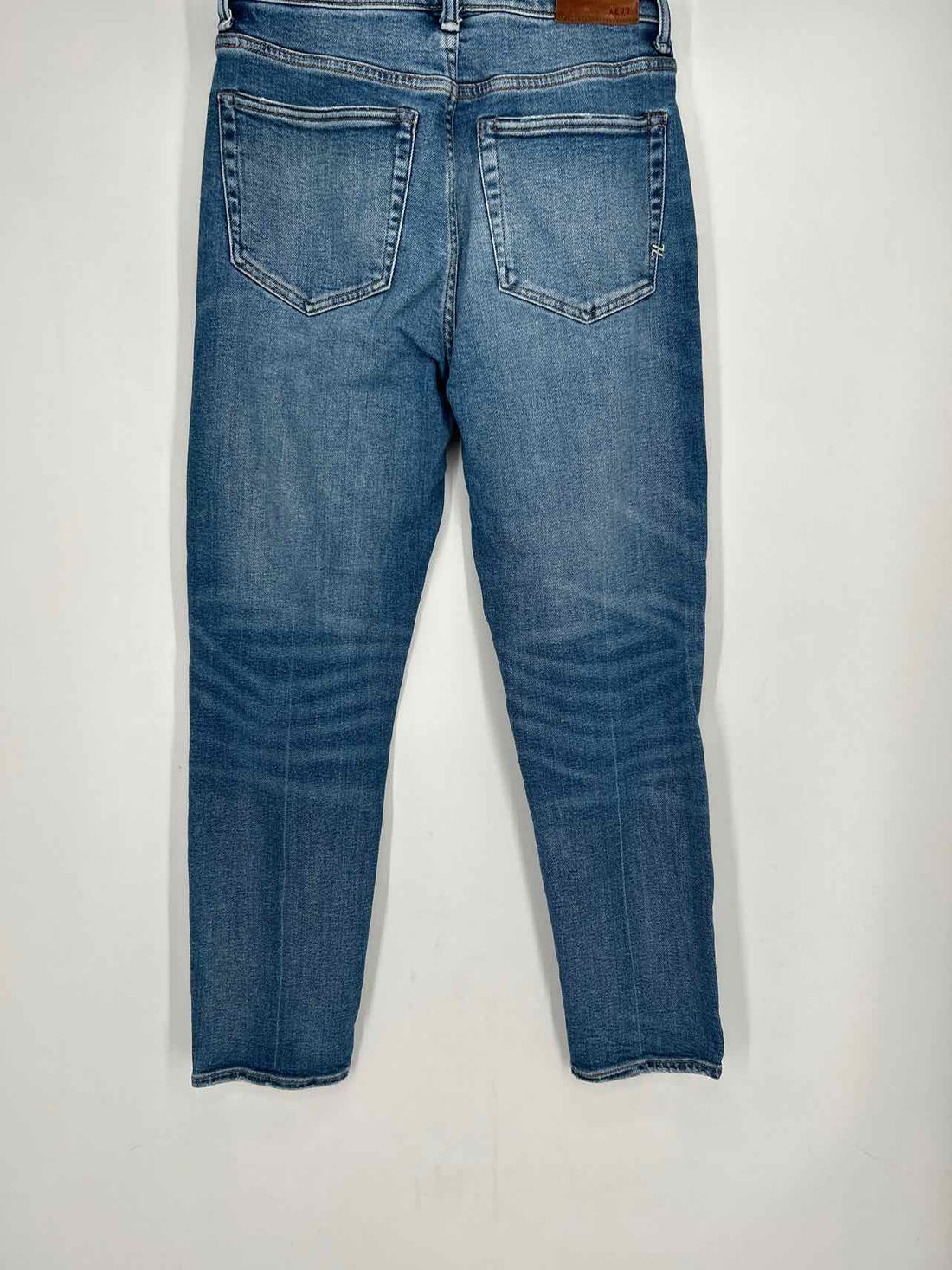 AE77 Size 2 Denim Jeans