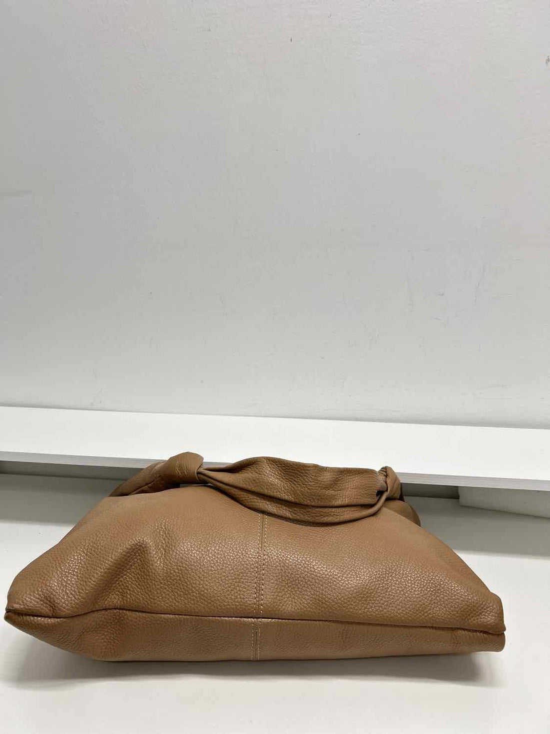 Cuir Veritable Tan Leather Like New Hobo