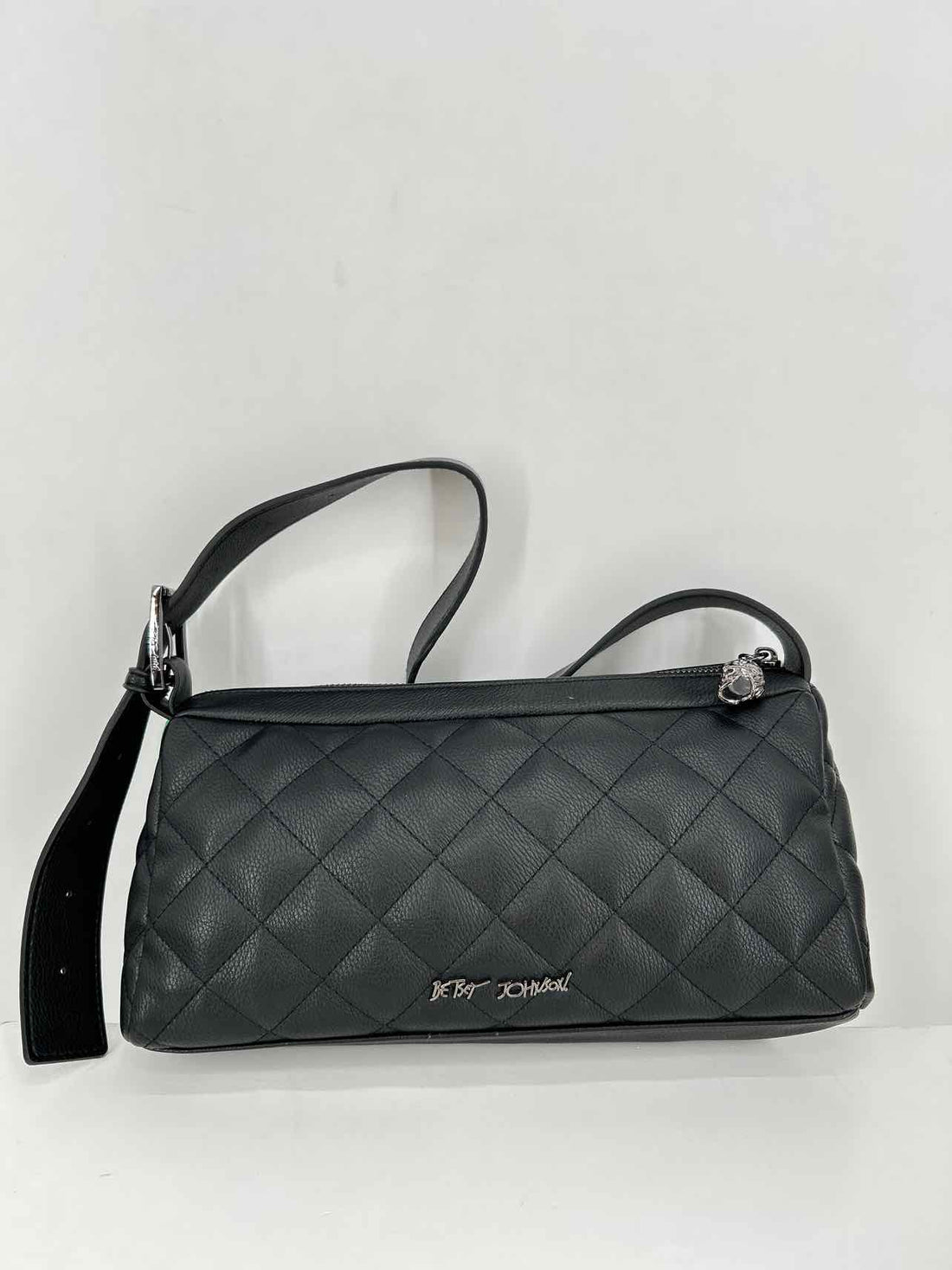 Betsey Johnson Black Quilted Faux Leather Pre Owned Shoulder