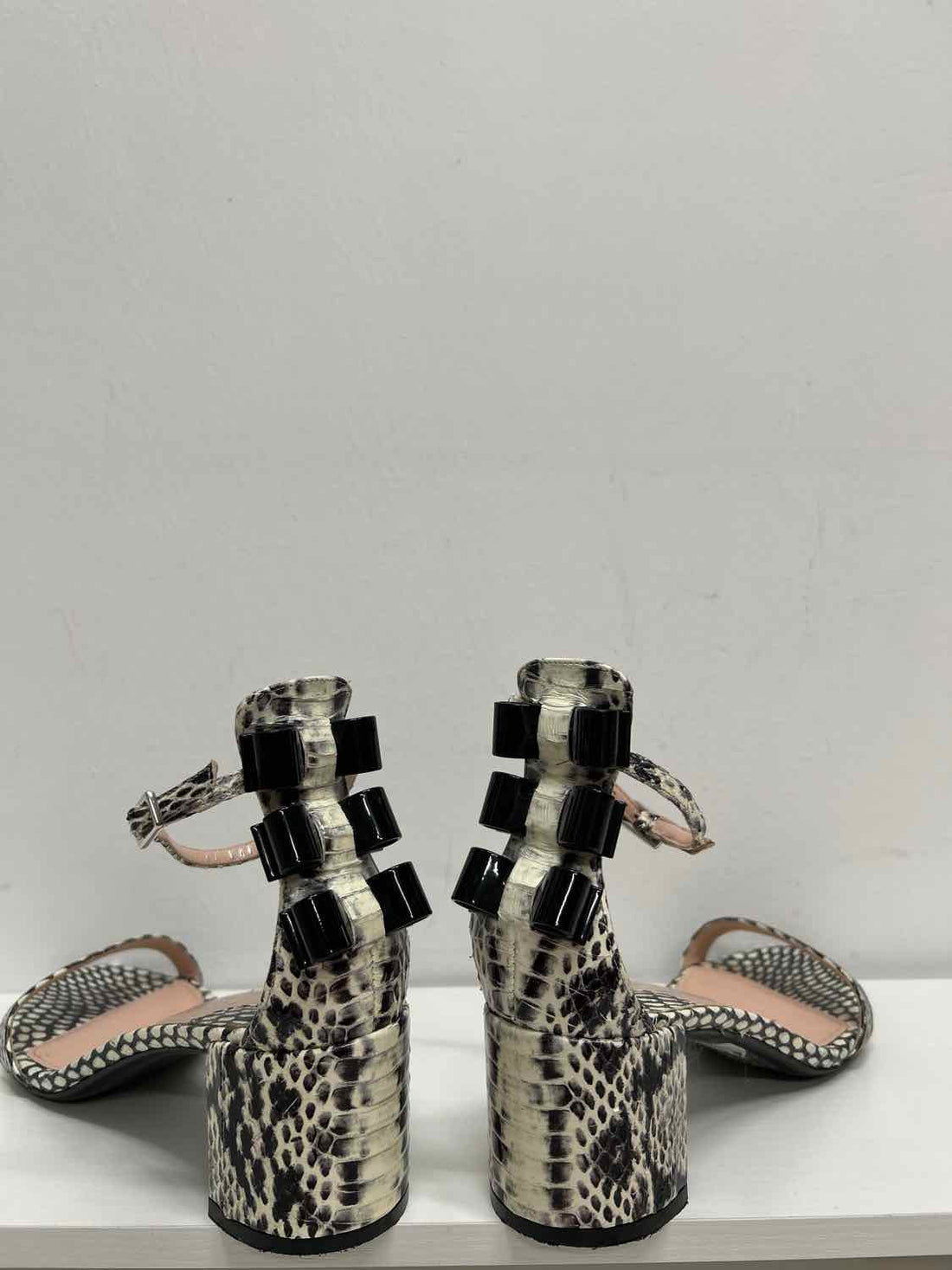Salvatore Ferragamo Women Size 7.5 White & Black Sandals