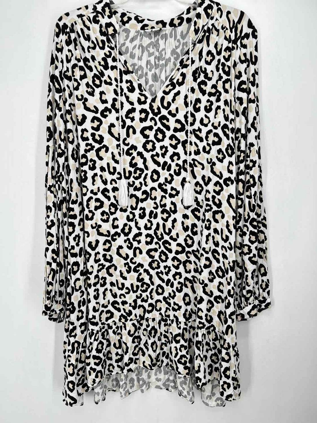 Crown & Ivy Size XL White Leopard Long Sleeve Dress