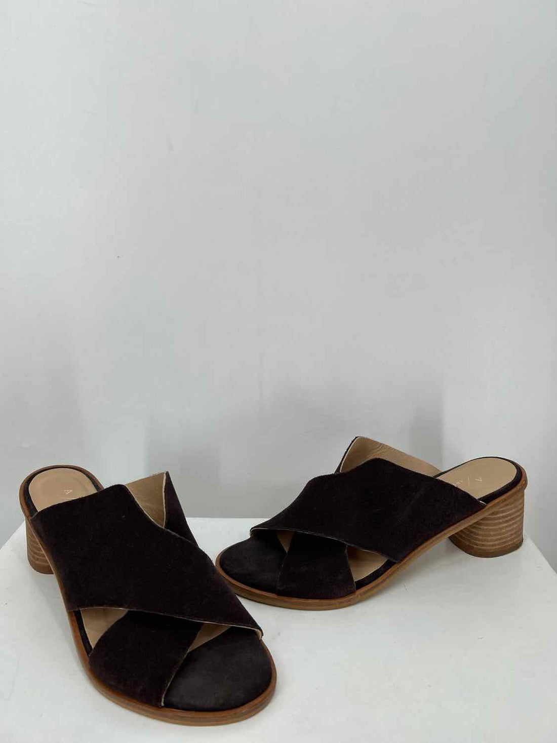 Anthropologie Women Size 38 Dark Brown Sandals