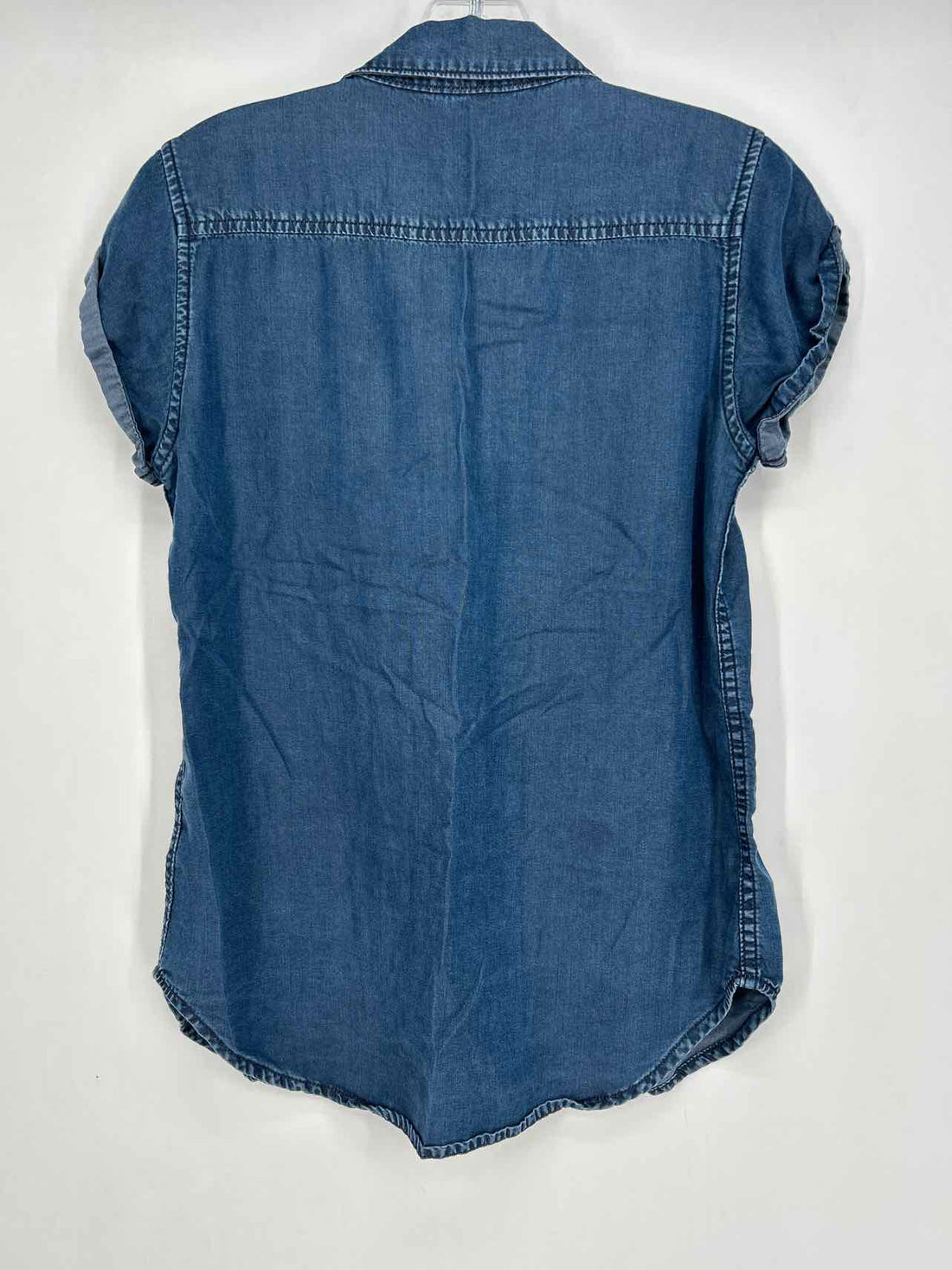 Paige Size XS Chambray Short Sleeve