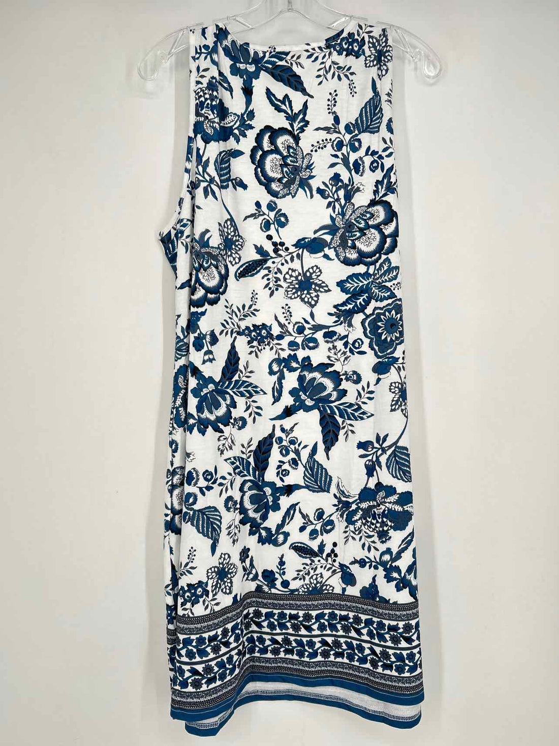 OfeeFan Size XL White & Navy Floral Dress