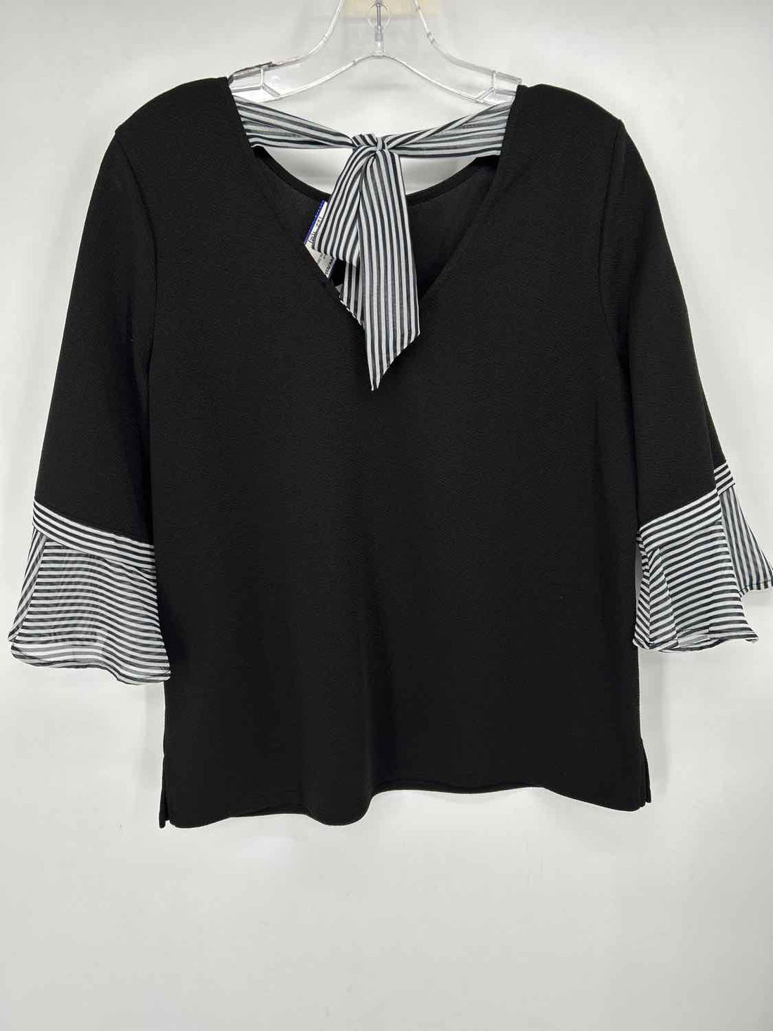 Chicos Size 1(M) Black & White Striped Long Sleeve