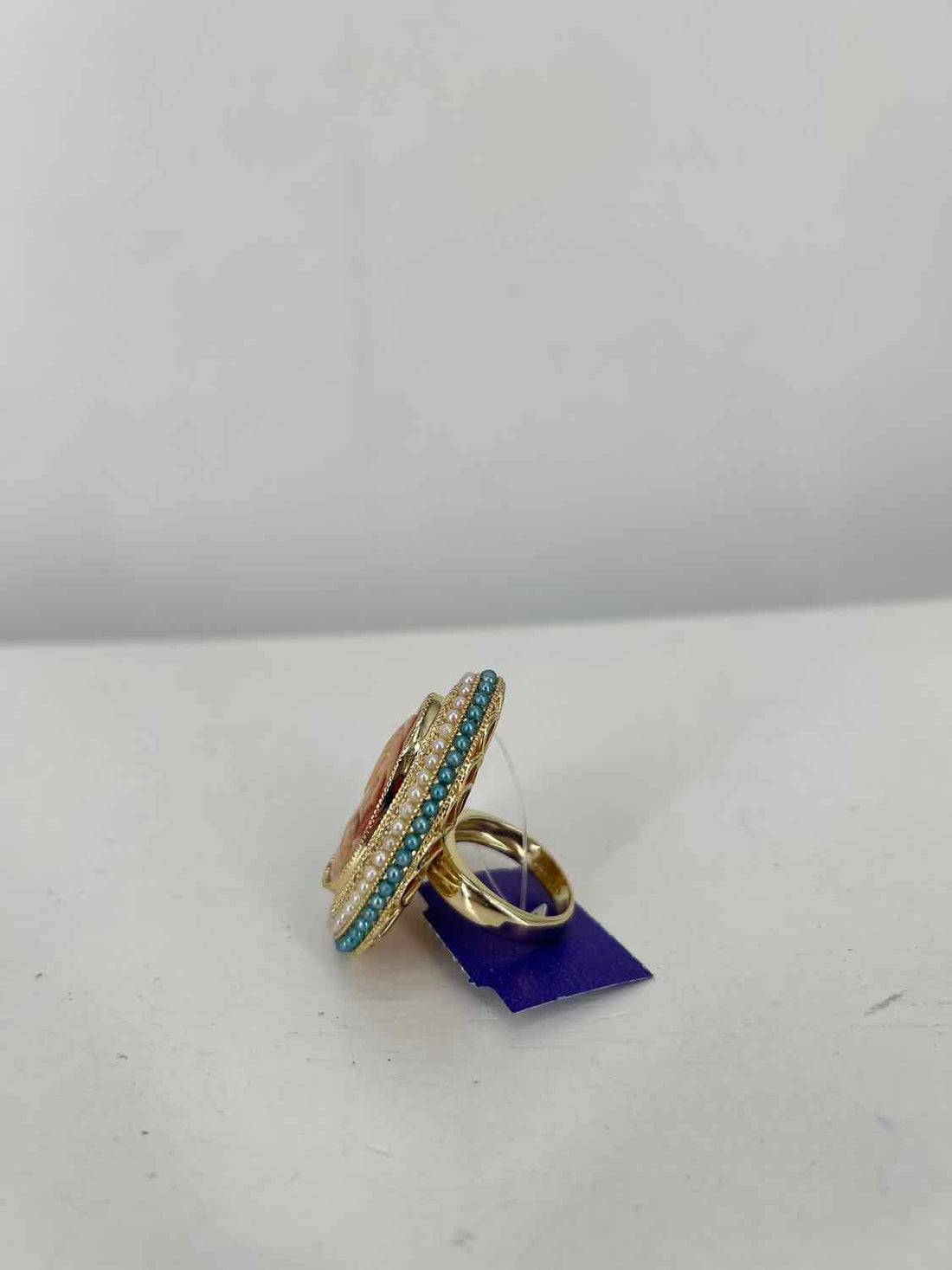 Amedeo Size 8 Cameo Rhinestone Gold Tone Ring