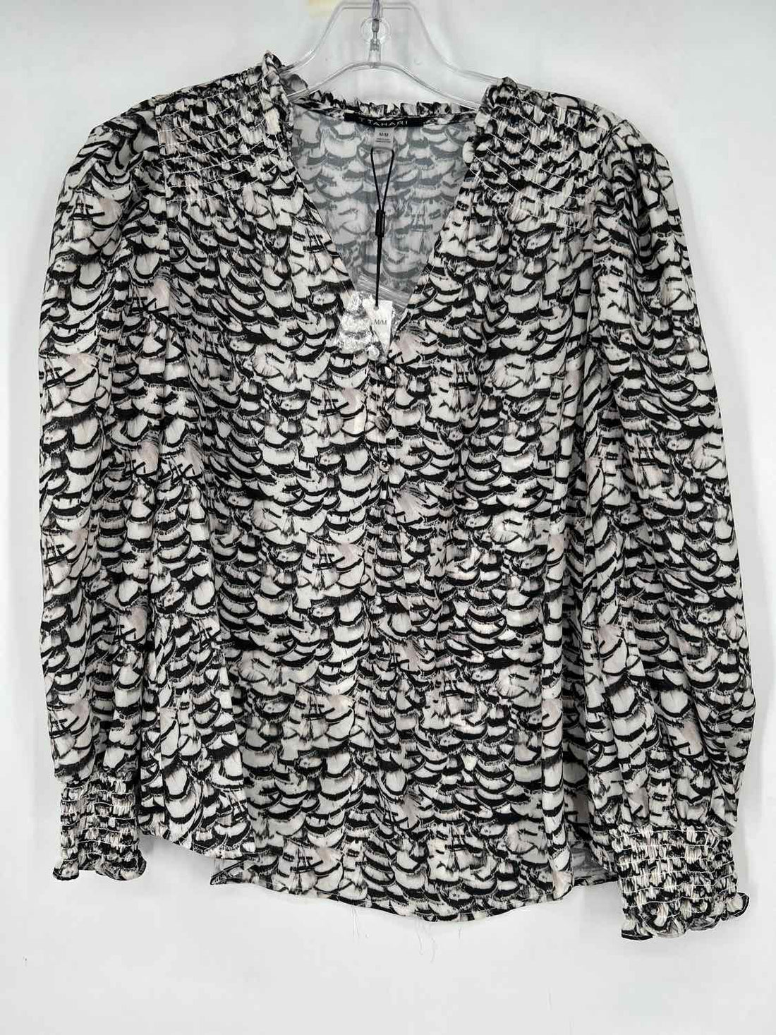 T Tahari Size M Black & White Print NWT Long Sleeve