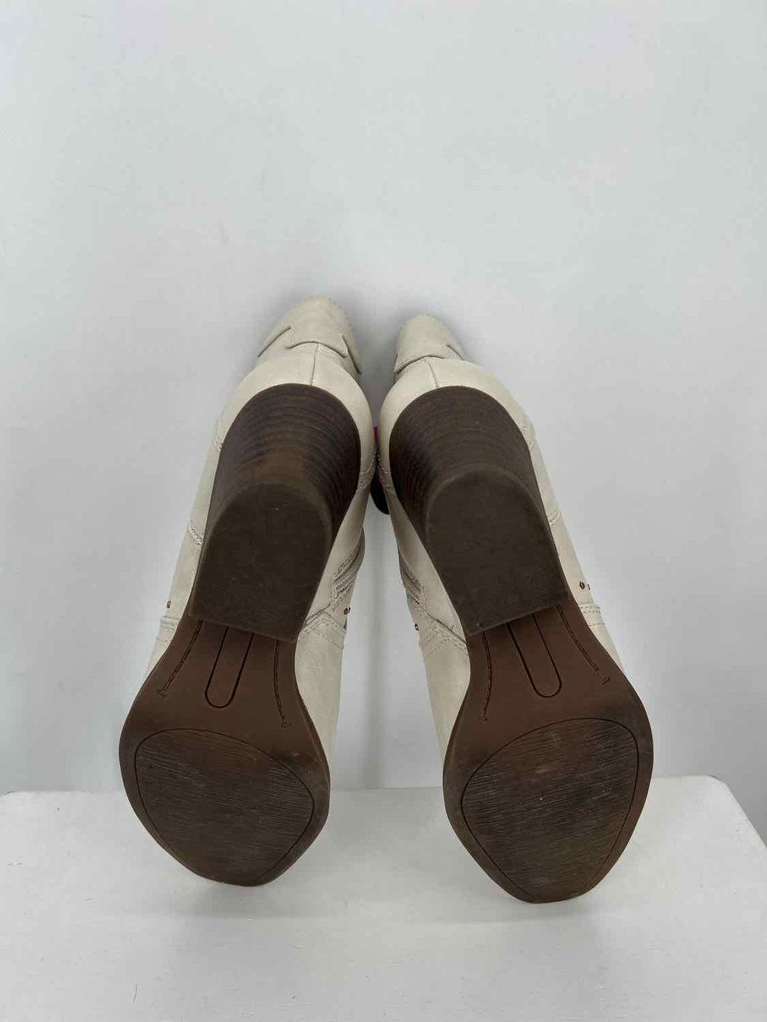 Wonderly Women Size 8.5 Cream Ankle Boot
