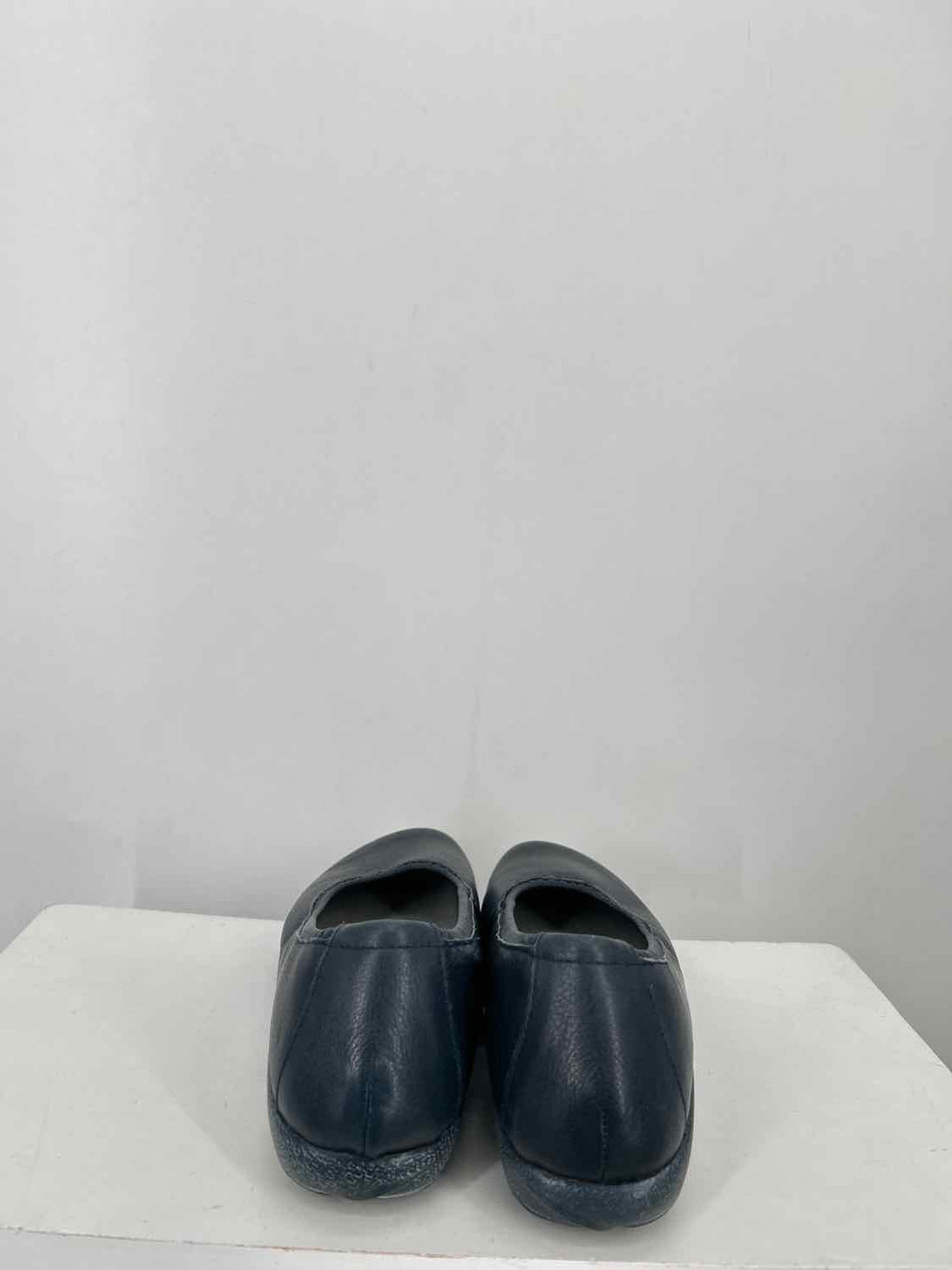 Naot Women Size 40(9) Navy Flats