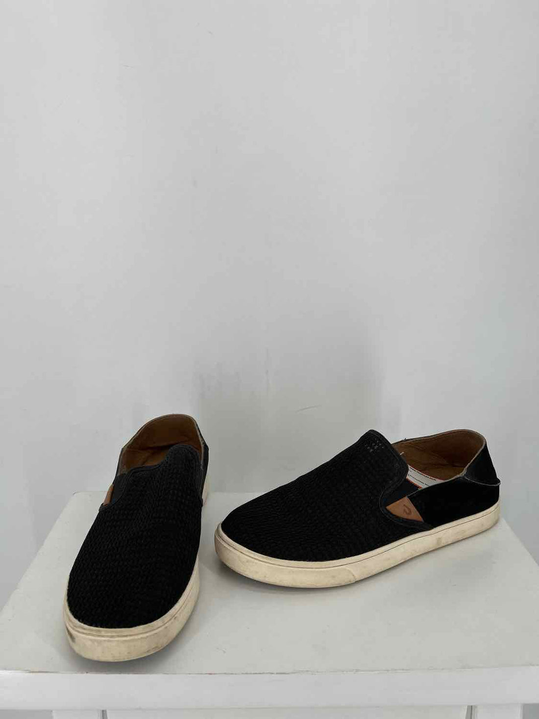 Olu Kai Women Size 10 Black Sneakers