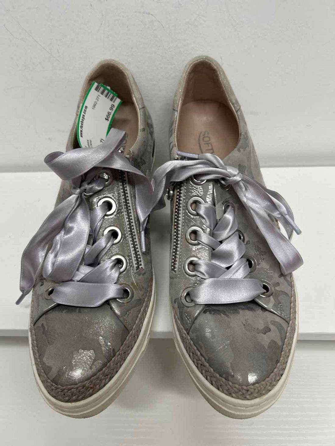 Softwaves Women Size 37 (6.5-7) Gray Camo Sneakers