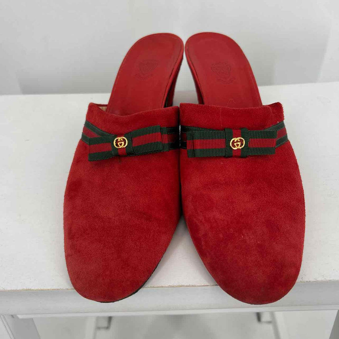 Gucci Women Size 40 Red Vintage Suede LUXURY