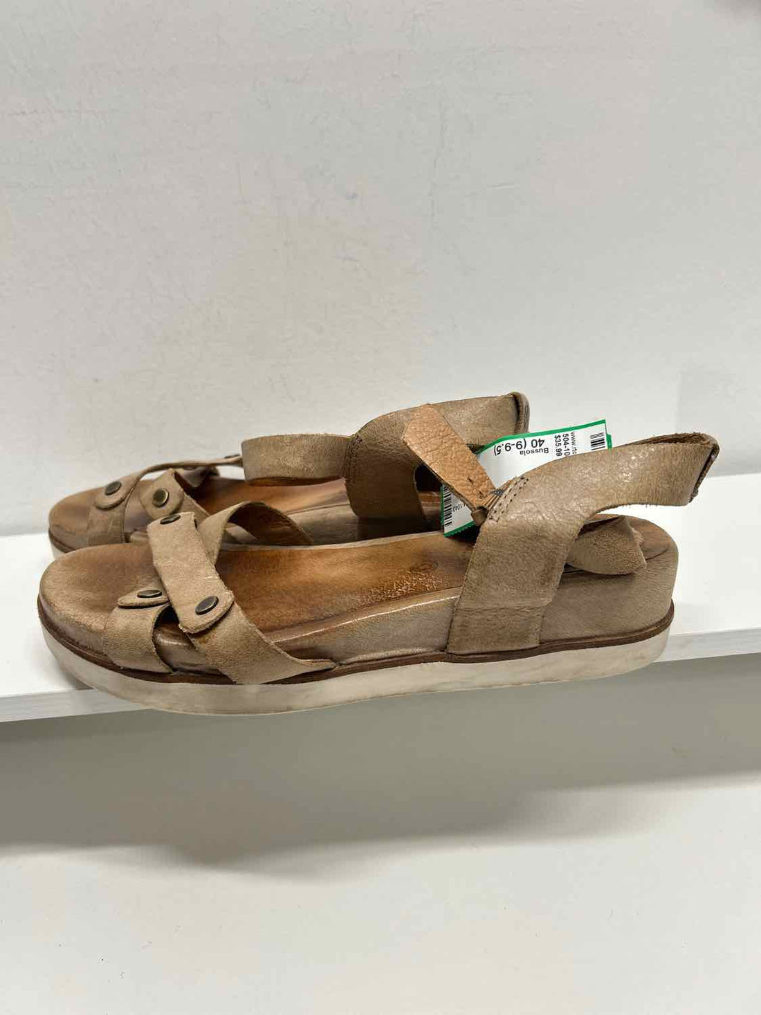 Bussola Women Size 40 (9-9.5) Tan Sandals
