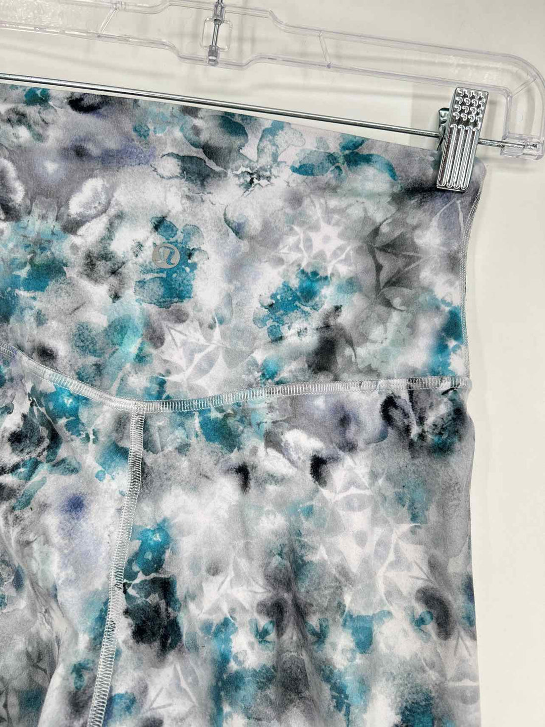 Lululemon Size 4 Grey Print Active Shorts