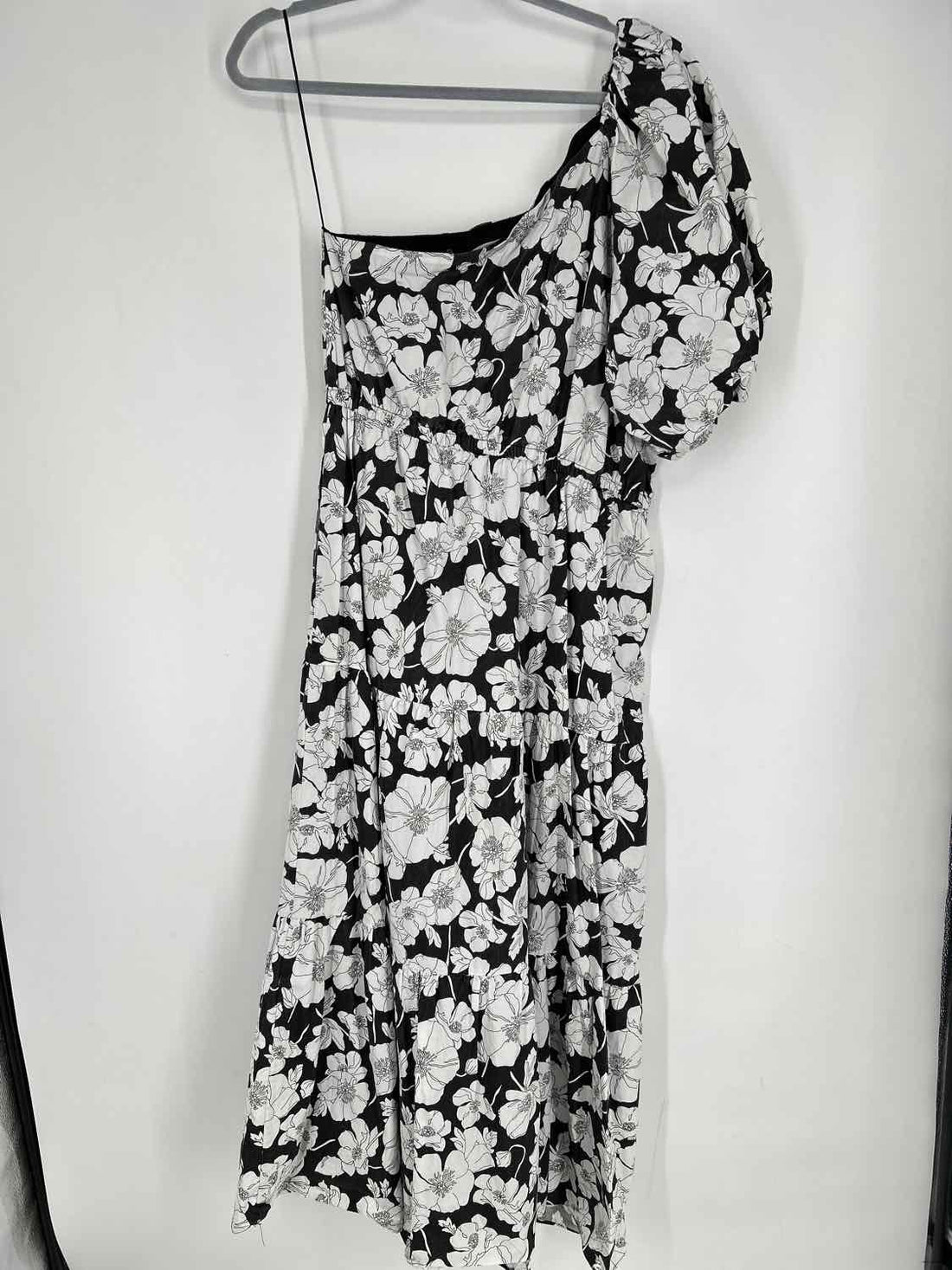 Hyacinth House Size L Black Floral Dress