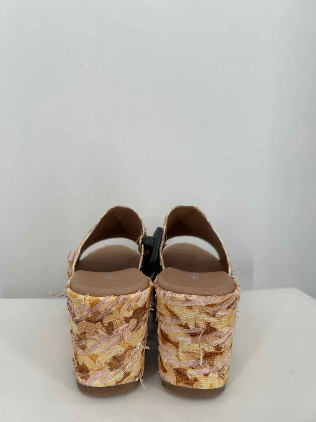 Antelope Women Size 39 (8.5-9) Yellow Print New Wedges