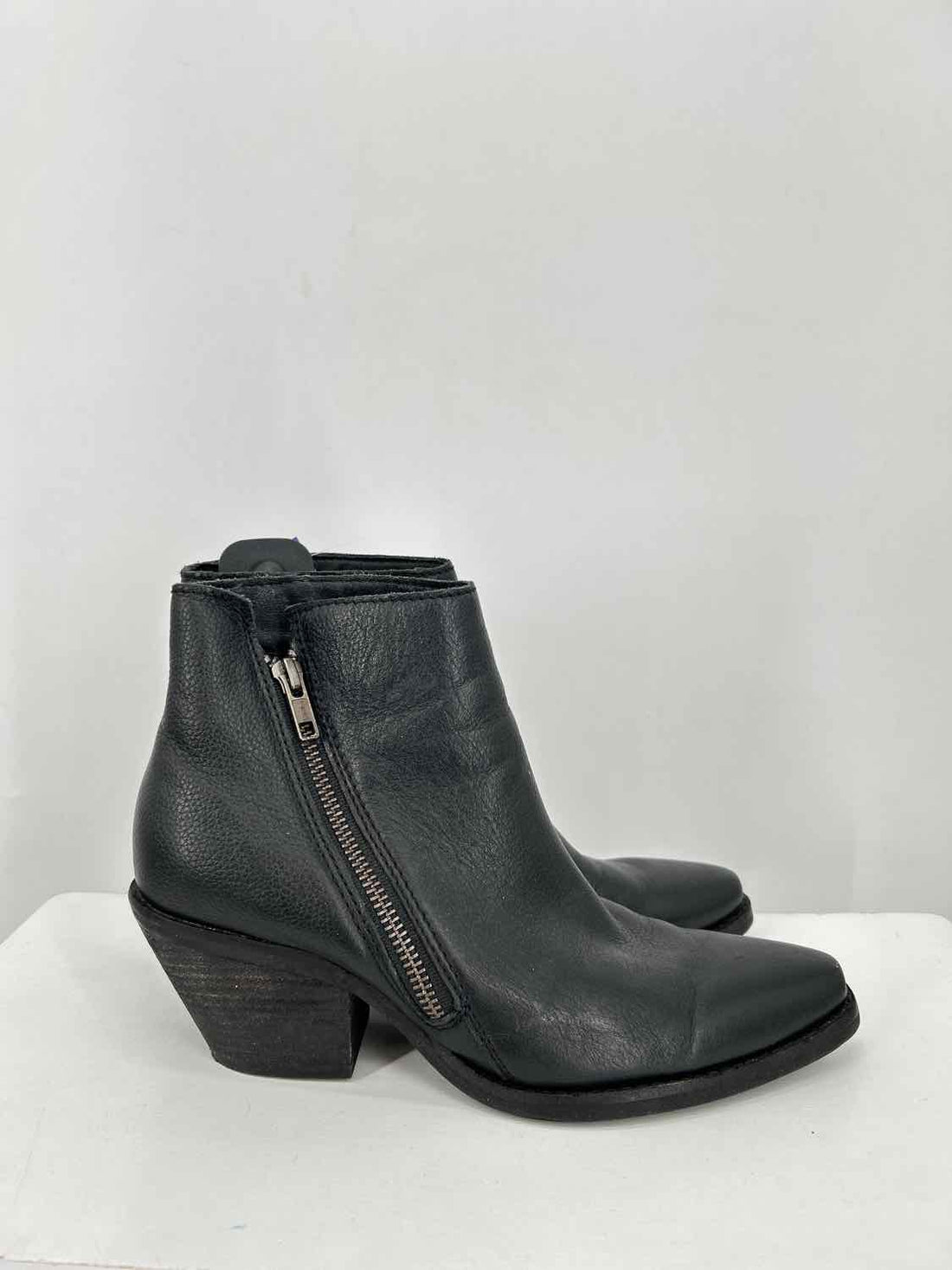 Dingo Women Size 6 Black Ankle Boot