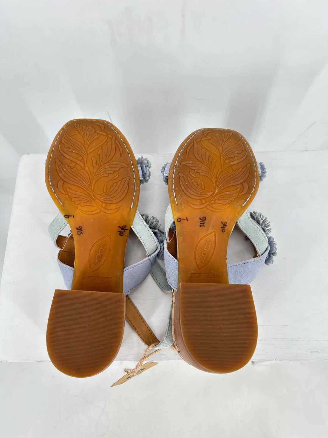 Born Women Size 9 Light Blue NWT Sandals