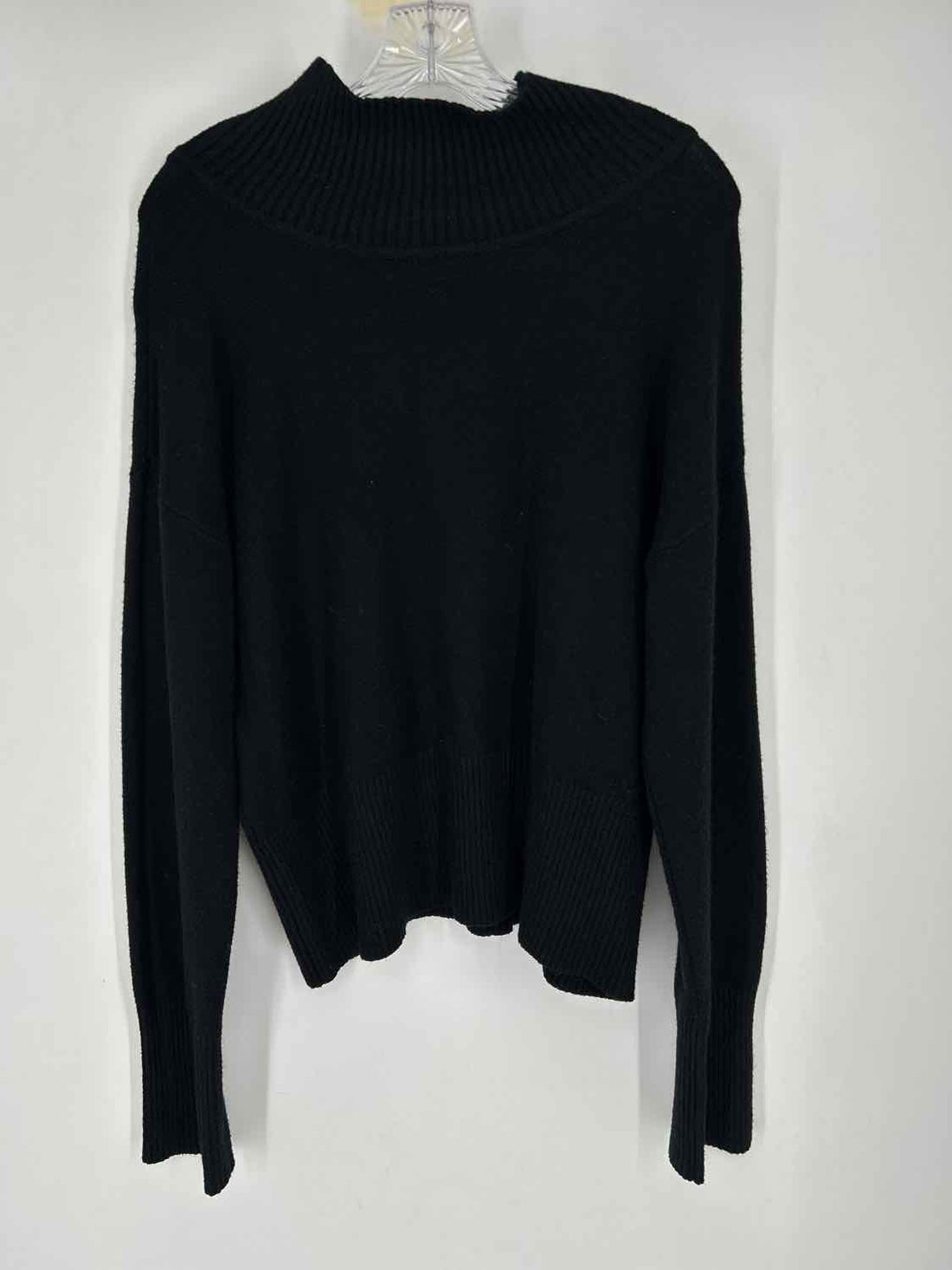 Cyrus Size M Black Sweater