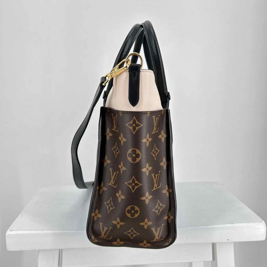Louis Vuitton On My Side Tote  Navy Leather & Coated Canvas Like New LUXURY