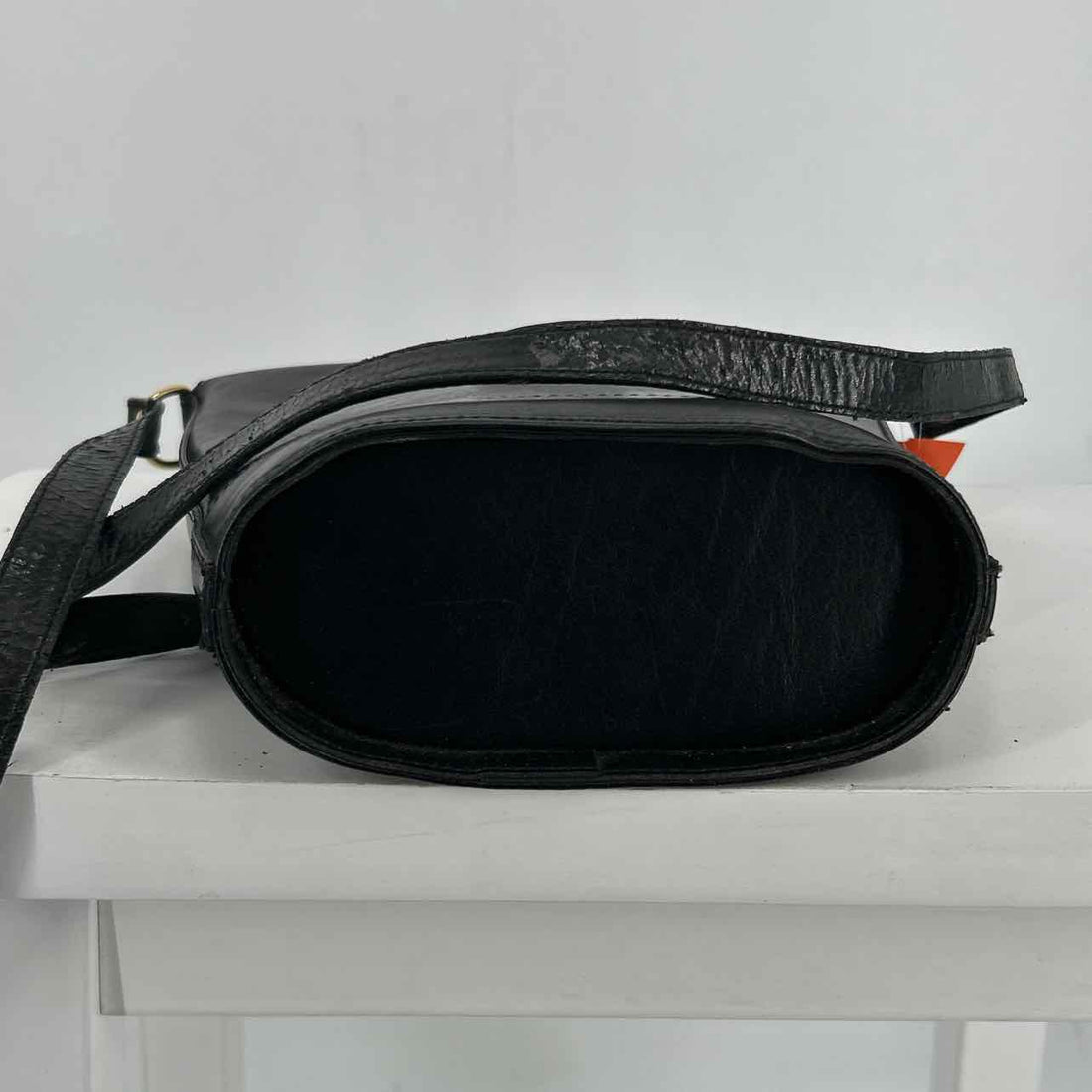 L'Artigiano Black Leather Vintage Crossbody