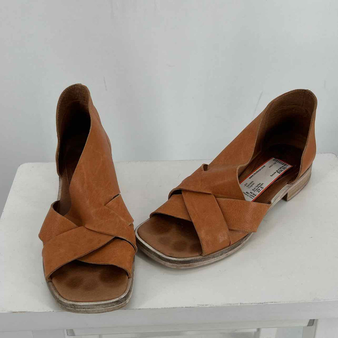 Free People Women Size 37.5 Cognac Sandals