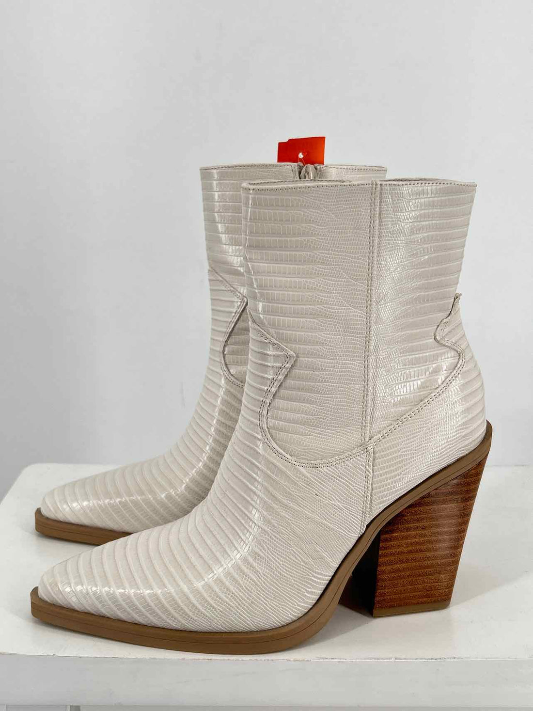 Steve Madden Women Size 8 Off White Cowboy Boot