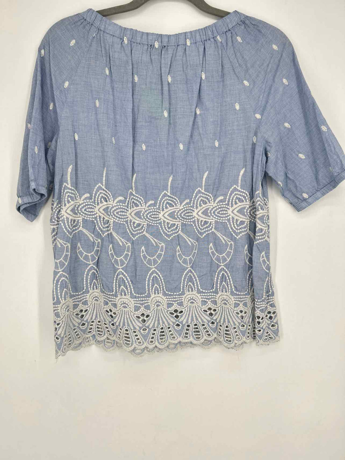 Talbots Size LP Blue & White Embroidered Short Sleeve