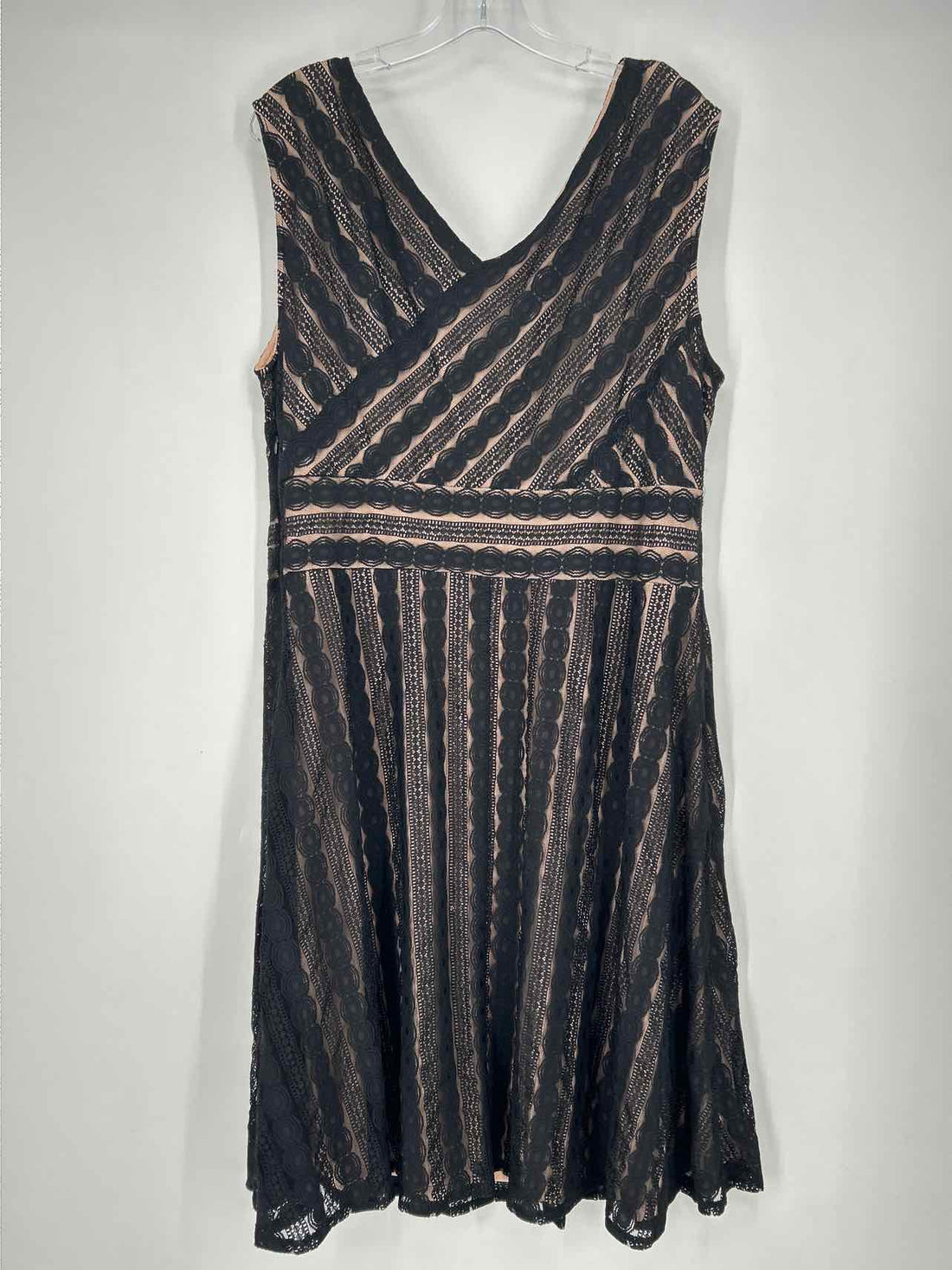 CB Signature Size 18W Black Lace Sleeveless Dress