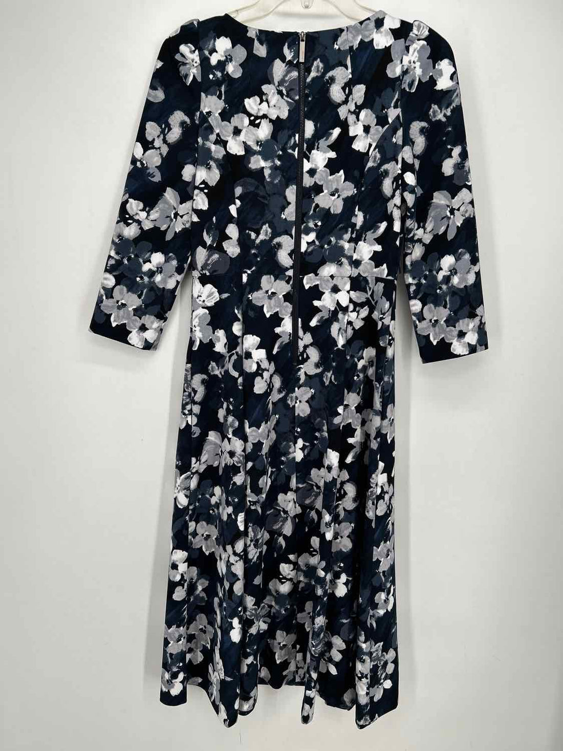 Calvin Klein Size 2 Dark Navy Floral Dress