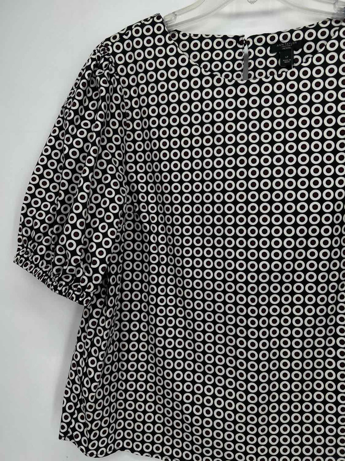 Ann Taylor Size LP Black & White Print Short Sleeve
