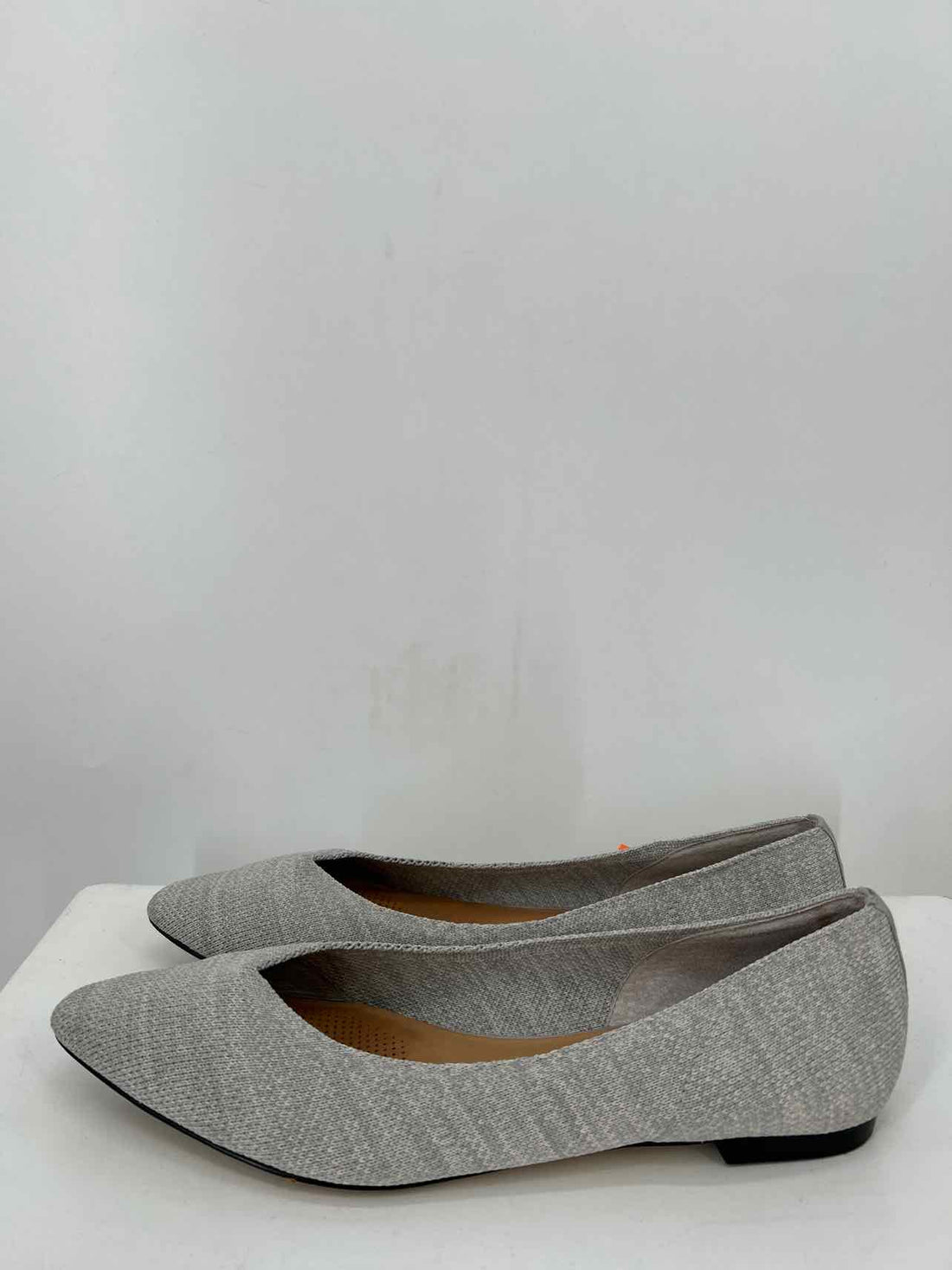 Corso Como Women Size 9 Light Gray Flats