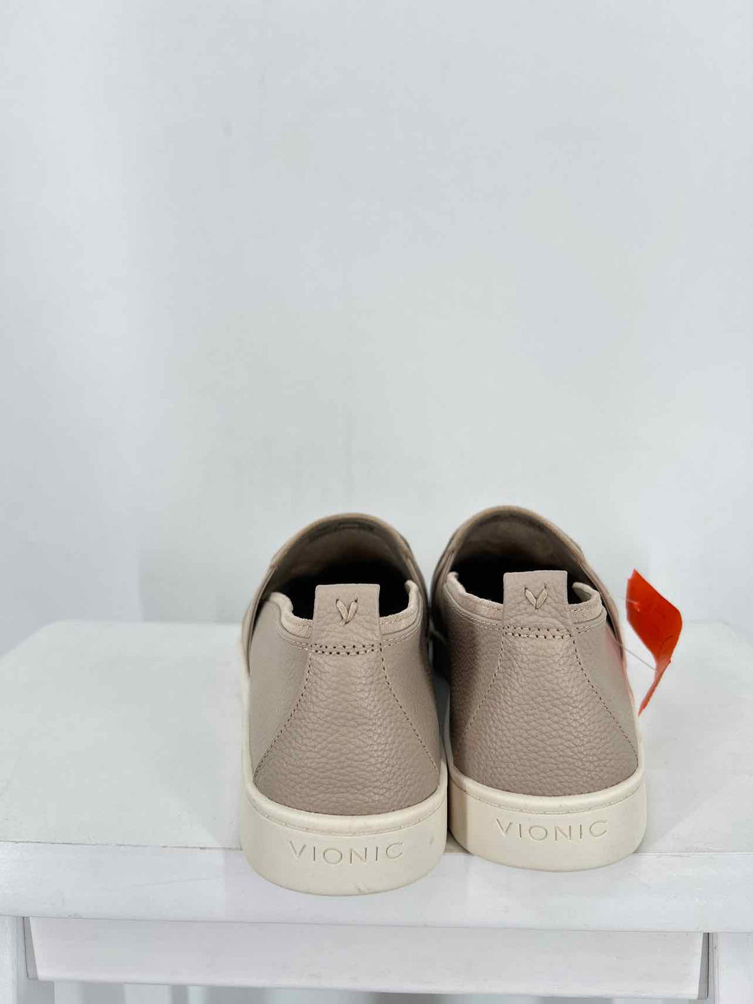 Vionic Women Size 11 Beige Loafers