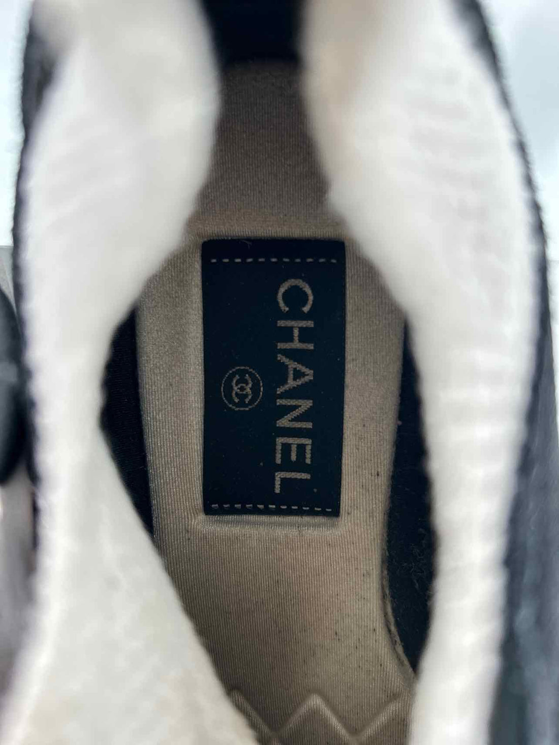 Chanel Women Size 38 Interlocking CC Logo Sock White & Black Sneakers