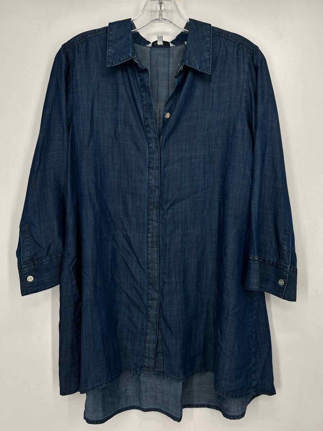 Foxcroft Size 8 Chambray Long Sleeve