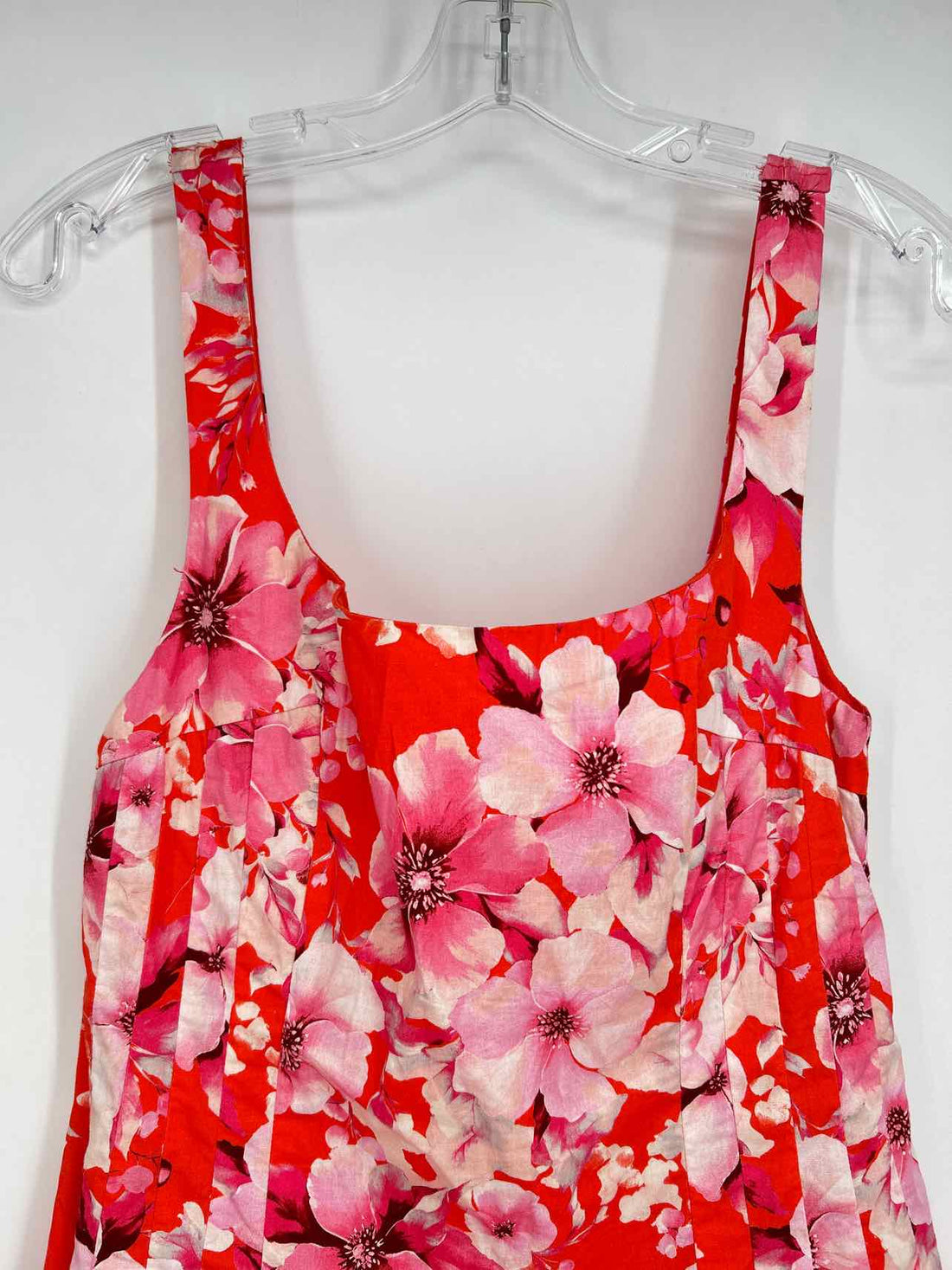 Olivaceous Size M Red Floral Sleeveless Dress