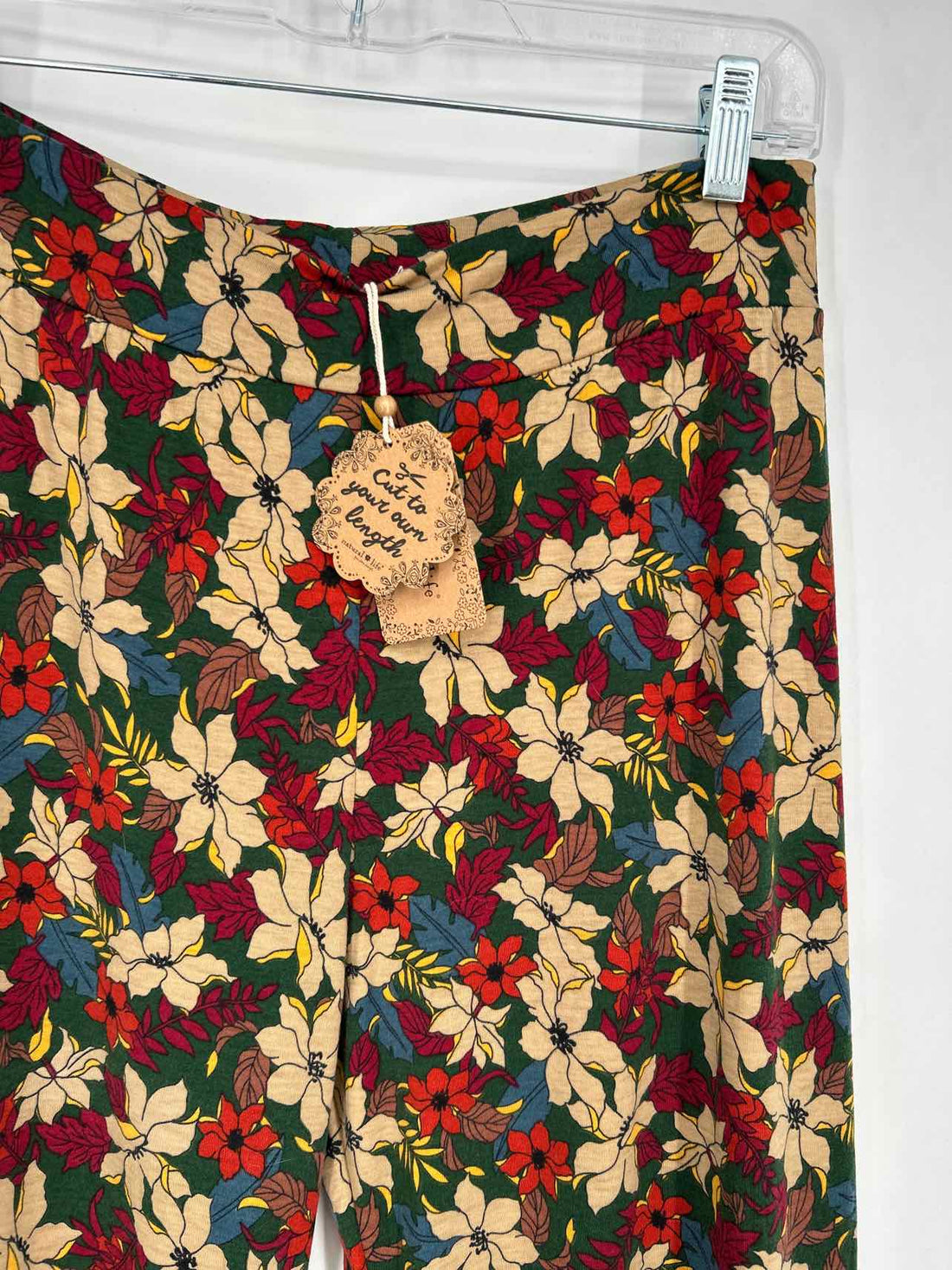 Natural Life Size M Dark Green Floral NWT Pants