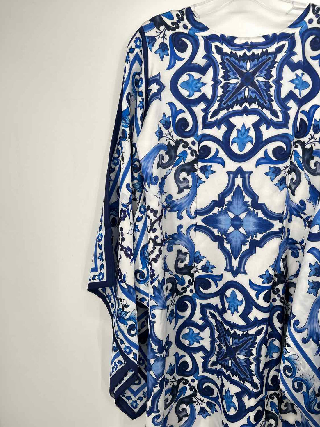 No Brand Name Size M Blue & White Long Sleeve Dress