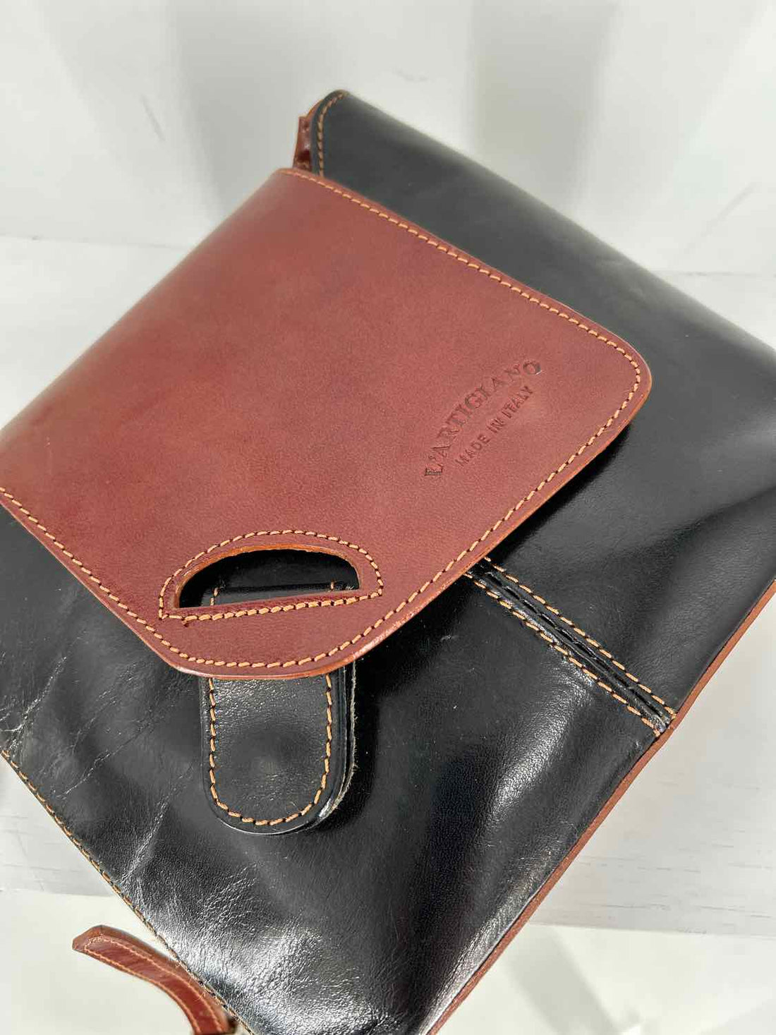 L'Artigiano Black & Brown Flap Detail Crossbody