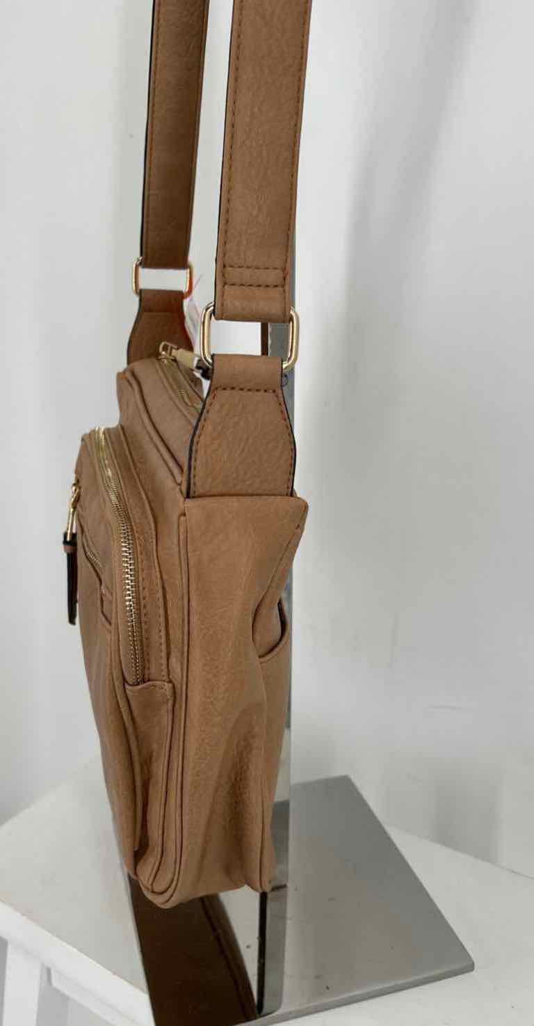 Jessie & James Tan Faux Leather Pre Owned Shoulder