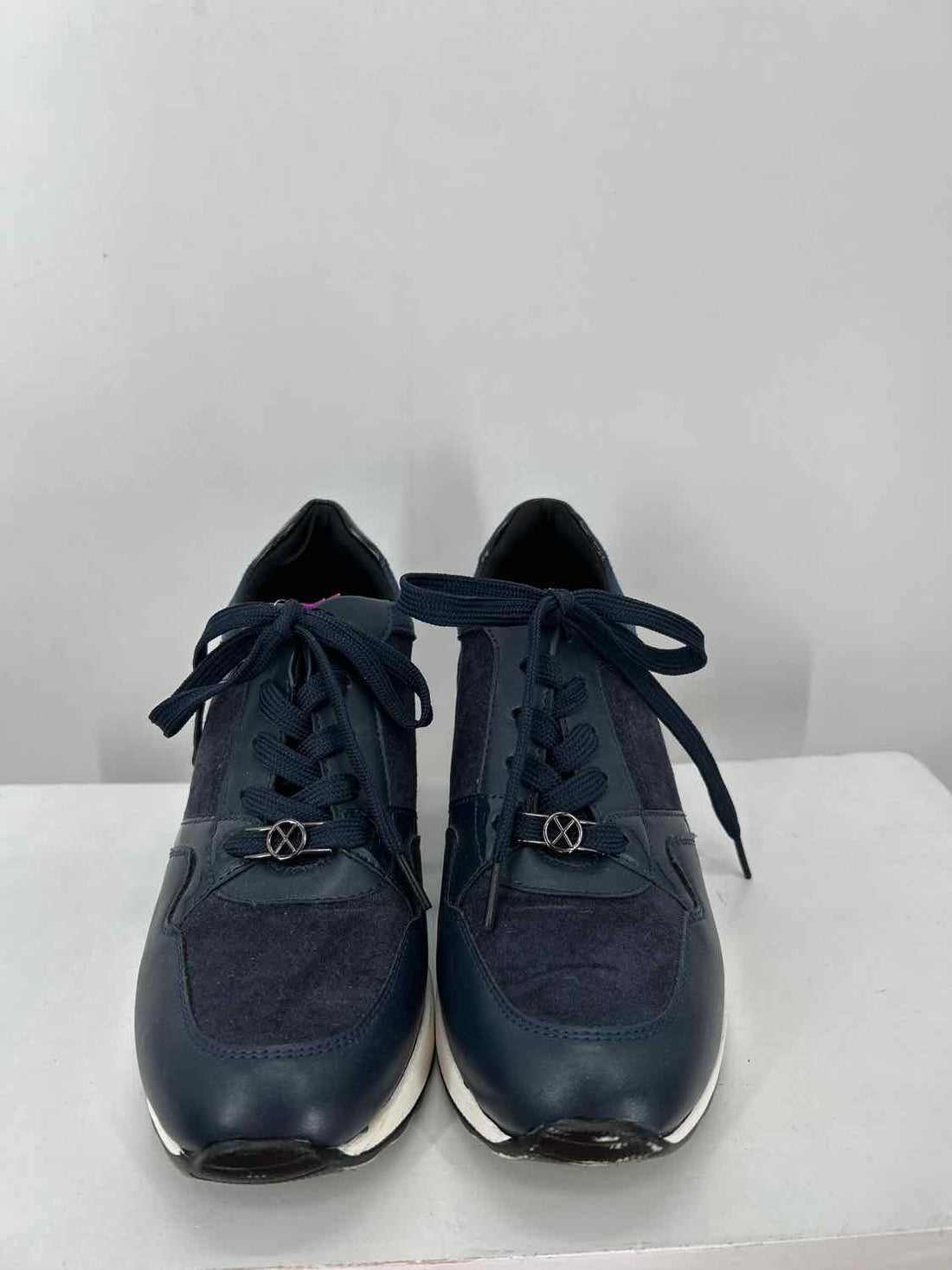 Lloyd & Pryce Women Size 37 Navy Sneakers