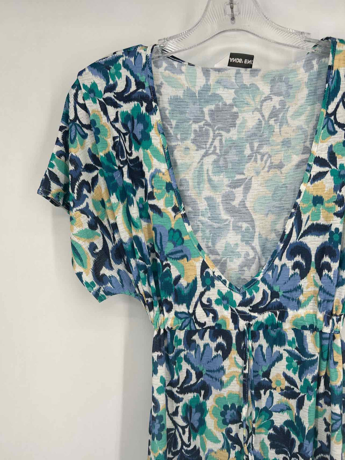 Land's End Size M White Blue & Green Floral NWT Coverup