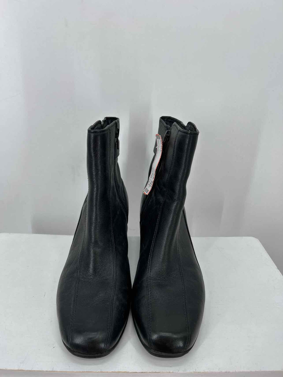 Clarks Women Size 8.5 Black Ankle Boot