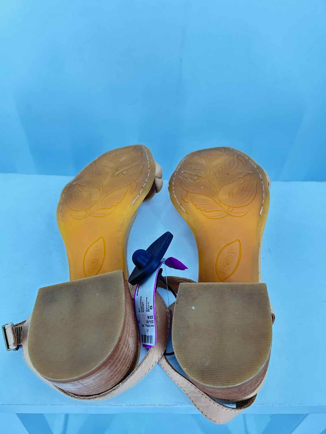 Born Women Size 8 Beige Sandals