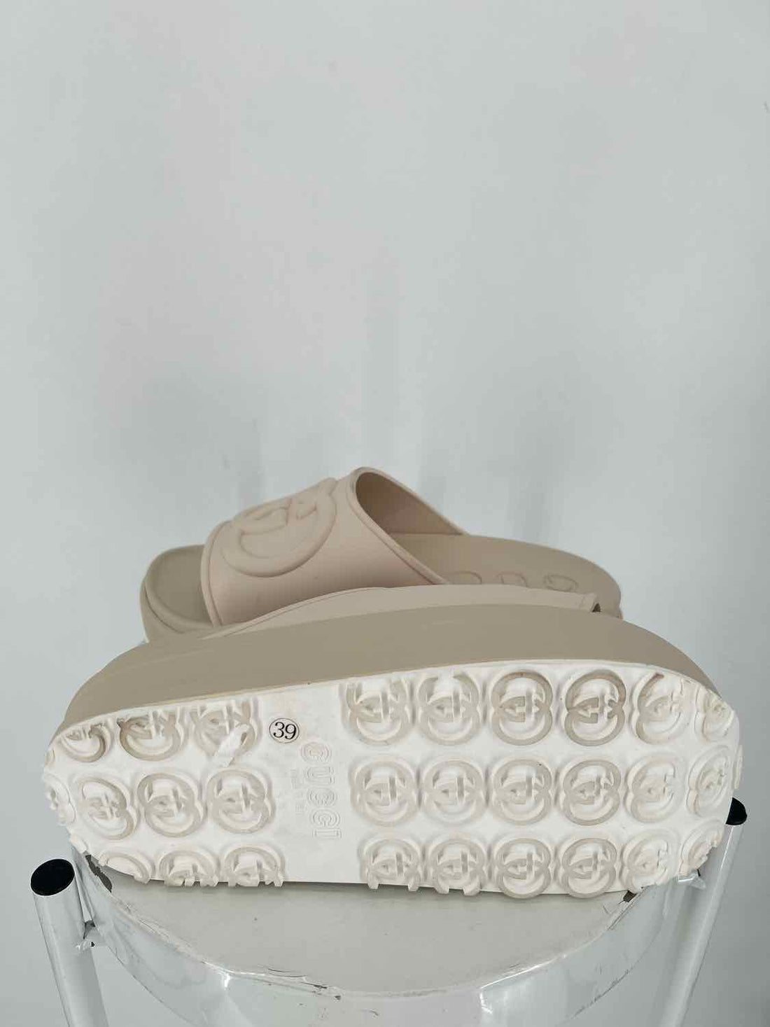 Gucci Interlocking G Women Size 39 Cream Soft Rubber Platform Slides