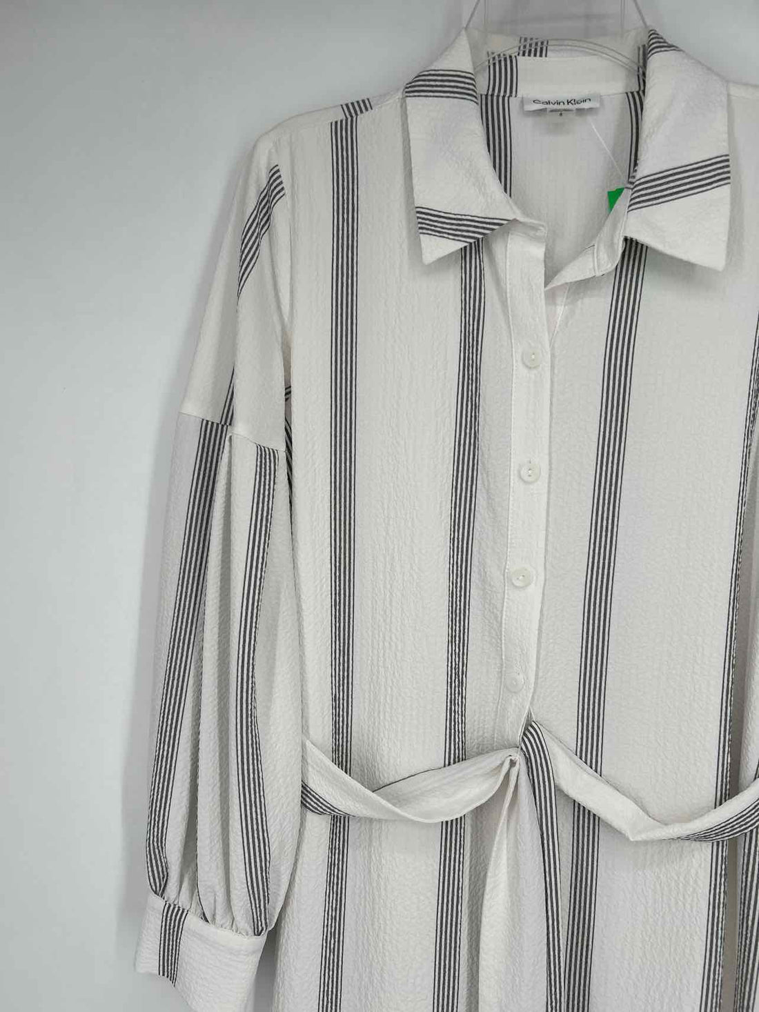 Calvin Klein Size 8 White Striped Long Sleeve Dress