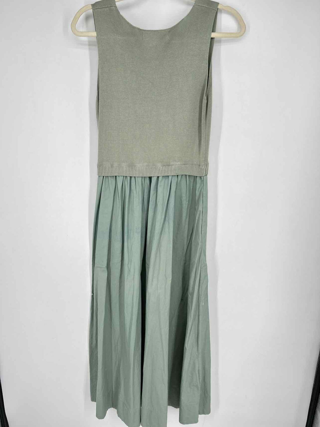 Taylor Size M Sage Dress