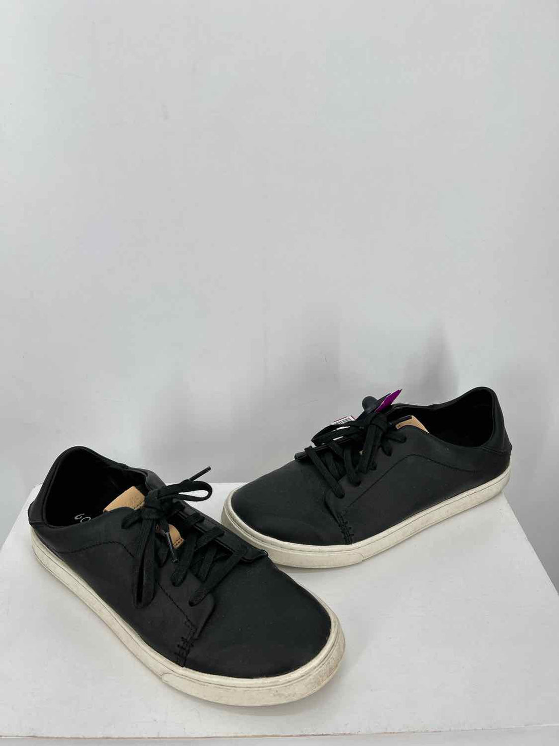 Olu Kai Women Size 8.5 Black Leather Sneakers