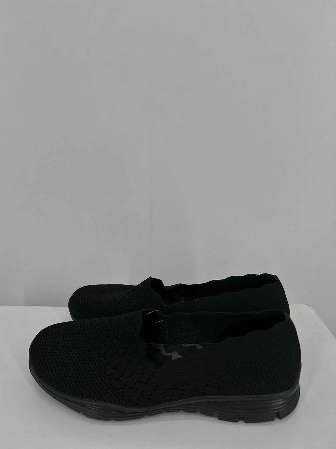 Skechers Women Size 6.5 Black Like New Sneakers